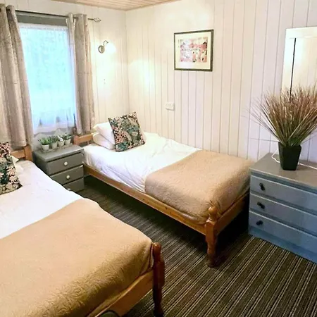 Beech 2 Hot Tub Prázdninový dům *