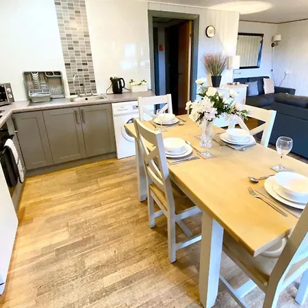 Beech 2 Hot Tub Prázdninový dům