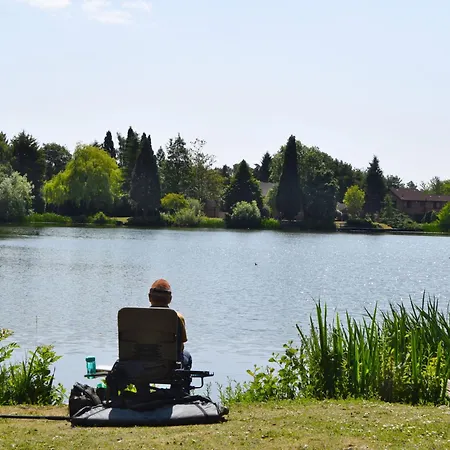 Beech 2 Hot Tub Prázdninový dům *